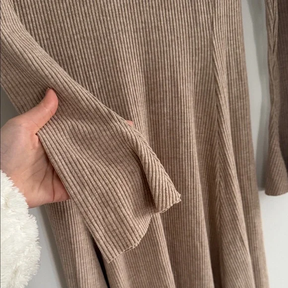 Quiet Luxury Tan Long Sleeve Knit Maxi Dress - Picture 6 of 10
